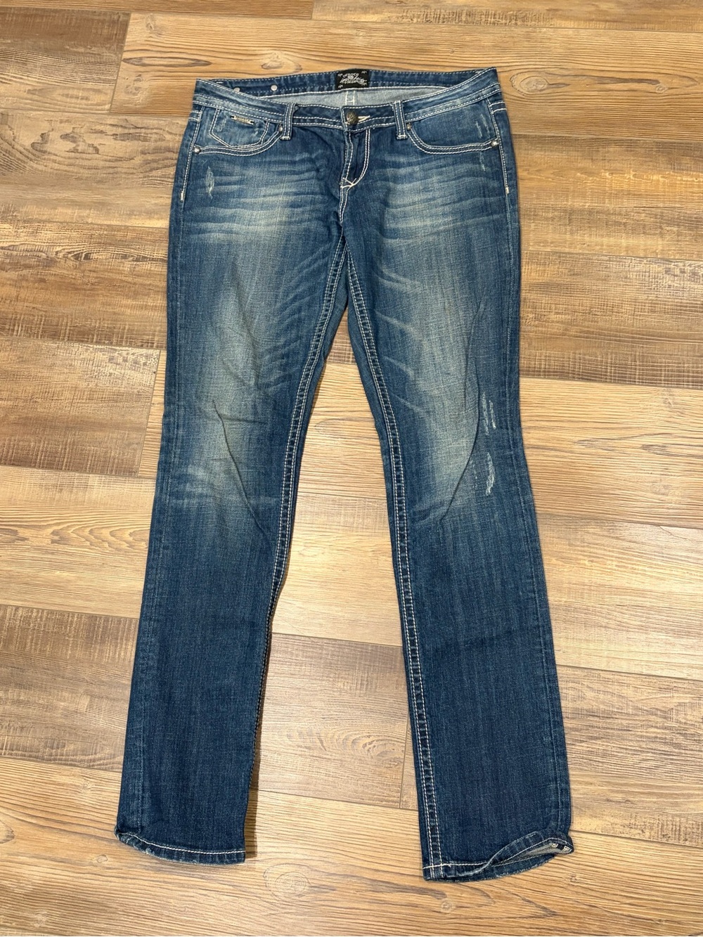 Express Rerock Women's Medium faded Wash Skinny Straight Leg Jeans